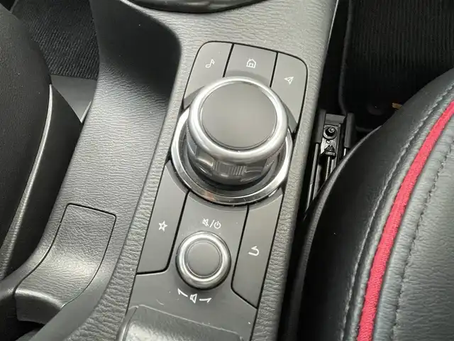 マツダ マツダ２ 15スポルト 千葉県 2024(令6)年 1.9万km グレー 純正8インチナビ/(フルセグTV/BT/FM/AM)/全周囲カメラ/前後ドライブレコーダー/ヘッドアップディスプレイ/パドルシフト/衝突被害軽減システム/車線逸脱警報/レーダークルーズコントロール/ハーフレザーシート/シートヒーター/シートリフター/ステアリングヒーター/横滑り防止装置/ETC/アイドリングストップ/LEDヘッドライト/オートライト/ウィンカーミラー/電動格納ミラー/純正16インチAW/プッシュスタート/スマートキー/フロアマット/スペアキー/取扱説明書/保証書
