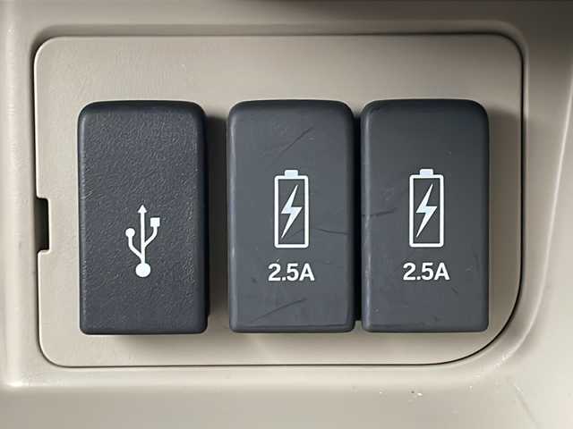 ホンダ Ｎ ＢＯＸ G EX ホンダセンシング 道北・旭川 2018(平30)年 1.7万km プレミアムアイボリーパールⅡ /4WD//禁煙車//純正ナビ/BT/SD/USB/CD/DVD/フルセグ//片側パワースライドドア//全席シートヒーター//ステアリングスイッチ//オートエアコン//ETC//ドライブレコーダー//バックカメラ//ホンダセンシング//CMBS//誤発進抑制機能//後方誤発進抑制機能//ACC//LKAS//路外逸脱抑制機能//先行車発進お知らせ機能//ドアバイザー//オートライト//LEDヘッドライト//サンシェード//保証書//取説