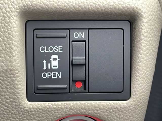 ホンダ Ｎ ＢＯＸ G EX ホンダセンシング 道北・旭川 2018(平30)年 1.7万km プレミアムアイボリーパールⅡ /4WD//禁煙車//純正ナビ/BT/SD/USB/CD/DVD/フルセグ//片側パワースライドドア//全席シートヒーター//ステアリングスイッチ//オートエアコン//ETC//ドライブレコーダー//バックカメラ//ホンダセンシング//CMBS//誤発進抑制機能//後方誤発進抑制機能//ACC//LKAS//路外逸脱抑制機能//先行車発進お知らせ機能//ドアバイザー//オートライト//LEDヘッドライト//サンシェード//保証書//取説