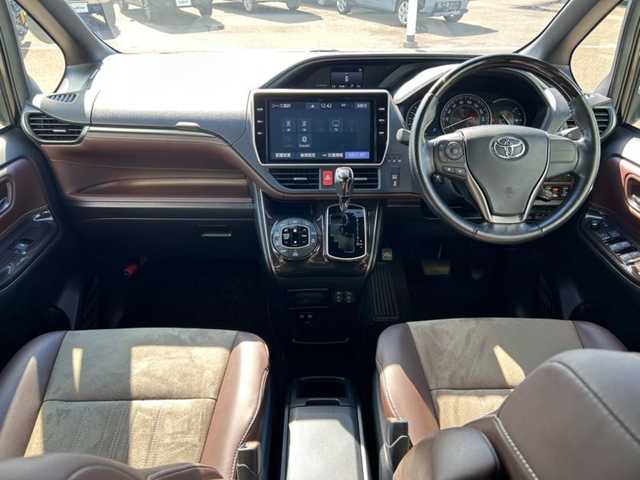 トヨタ エスクァイア Gi プレミアムパッケージ 大阪府 2018(平30)年 4.4万km ブラック ワンオーナー/純正10インチナビ/フルセグTV/Bluetooth/CD/DVD/SD/TVキャンセラー/バックカメラ/ビルトインETC/12インチフリップダウンモニター/トヨタセーフティセンス/クルーズコントロール/両側パワースライドドア/コンビハンドル/ステアリングスイッチ/ステアリングヒーター/ハーフレザーシート/前席シートヒーター/LEDヘッドライト/フォグランプ/オートライト/オートハイビーム/純正15インチAW/ドアバイザー/プッシュスタート/スマートキー/スペアキー