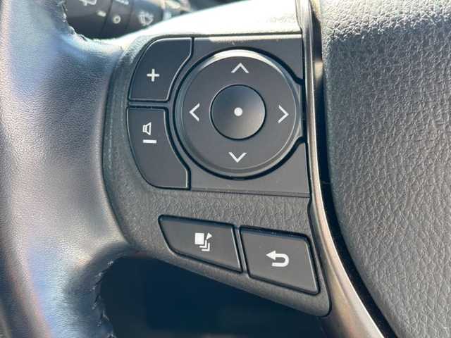 トヨタ エスクァイア Gi プレミアムパッケージ 大阪府 2018(平30)年 4.4万km ブラック ワンオーナー/純正10インチナビ/フルセグTV/Bluetooth/CD/DVD/SD/TVキャンセラー/バックカメラ/ビルトインETC/12インチフリップダウンモニター/トヨタセーフティセンス/クルーズコントロール/両側パワースライドドア/コンビハンドル/ステアリングスイッチ/ステアリングヒーター/ハーフレザーシート/前席シートヒーター/LEDヘッドライト/フォグランプ/オートライト/オートハイビーム/純正15インチAW/ドアバイザー/プッシュスタート/スマートキー/スペアキー