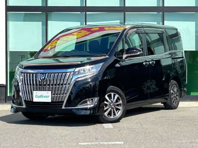 トヨタ エスクァイア Gi プレミアムパッケージ 大阪府 2018(平30)年 4.4万km ブラック ワンオーナー/純正10インチナビ/フルセグTV/Bluetooth/CD/DVD/SD/TVキャンセラー/バックカメラ/ビルトインETC/12インチフリップダウンモニター/トヨタセーフティセンス/クルーズコントロール/両側パワースライドドア/コンビハンドル/ステアリングスイッチ/ステアリングヒーター/ハーフレザーシート/前席シートヒーター/LEDヘッドライト/フォグランプ/オートライト/オートハイビーム/純正15インチAW/ドアバイザー/プッシュスタート/スマートキー/スペアキー