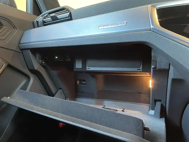 アウディ Ｑ３ 35TDIクワトロ Sライン 愛知県 2022(令4)年 1.6万km デイトナグレーパールエフェクト ラグジュアリーパッケージ/コンビニエンス＆アシスタンスパッケージ/黒革シート/シートヒーター/アダプティブクルーズコントロール/サイドアシスト/レーンアシスト/オートマチックテールゲート/ブラックスタイリングパッケージ/360カメラ