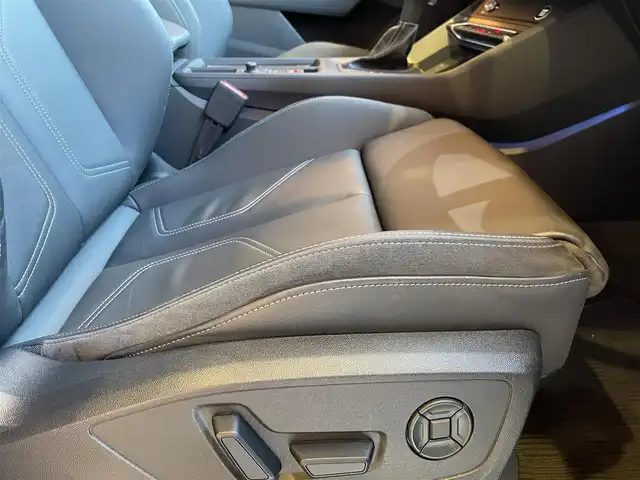 アウディ Ｑ３ 35TDIクワトロ Sライン 愛知県 2022(令4)年 1.6万km デイトナグレーパールエフェクト ラグジュアリーパッケージ/コンビニエンス＆アシスタンスパッケージ/黒革シート/シートヒーター/アダプティブクルーズコントロール/サイドアシスト/レーンアシスト/オートマチックテールゲート/ブラックスタイリングパッケージ/360カメラ