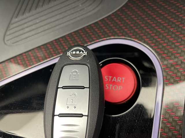 日産 オーラ ニスモ 愛知県 2022(令4)年 2.7万km シルバー プロパイロット/純正9型ディスプレイオーディオナビ/ニスモ専用シート/ニスモエアロ/SOSコール/全方位カメラ/クルーズコントロール/シートヒーター/バックカメラ/コーナーセンサー/純正アルミホイール/ETC2.0/ブラインドスポットモニター/ステアリングヒーター/LEDヘッドライト/インテリジェントミラー/オートマチックハイビーム/ドライブレコーダー/ワイヤレス充電機/衝突軽減システム/フルセグ/Bluetooth/ステアリングスイッチ/スマートキー/プッシュスタート