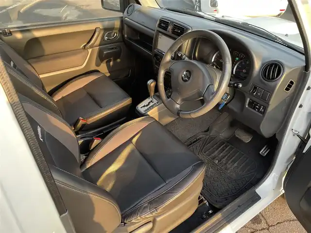 スズキ ジムニー クロスアドベンチャー XC 道南・函館 2010(平22)年 9.7万km パールホワイト /社外ナビ//フルセグTV//シートヒーター//ドライブレコーダー//電格ミラー//サイドバイザー//ETC//純正フロアマット//スペアキー//新車時保証書//取扱説明書