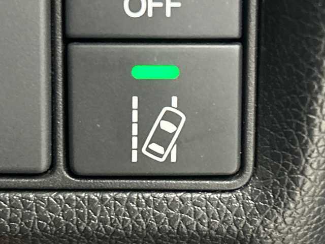 ホンダ ステップワゴン スパーダ ホンダセンシング 三重県 2017(平29)年 8万km プラチナホワイトパール /禁煙車//純正メーカーオプションナビ//全方位カメラ//オートAC//HDMI接続//革巻きステアリング//ステアリングスイッチ//MTモード付AT//パドルシフト//レーダークルーズコントロール//ホンダセンシング//衝突軽減ブレーキ//レーンキープアシスト//純正ビルトインETC//社外前方ドライブレコーダー//サイドカーテンエアバッグ//純正フリップダウンモニター//両側パワースライドドア//LED//オートライト//フォグ