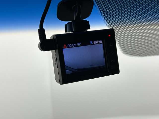 ホンダ ステップワゴン スパーダ ホンダセンシング 三重県 2017(平29)年 8万km プラチナホワイトパール /禁煙車//純正メーカーオプションナビ//全方位カメラ//オートAC//HDMI接続//革巻きステアリング//ステアリングスイッチ//MTモード付AT//パドルシフト//レーダークルーズコントロール//ホンダセンシング//衝突軽減ブレーキ//レーンキープアシスト//純正ビルトインETC//社外前方ドライブレコーダー//サイドカーテンエアバッグ//純正フリップダウンモニター//両側パワースライドドア//LED//オートライト//フォグ