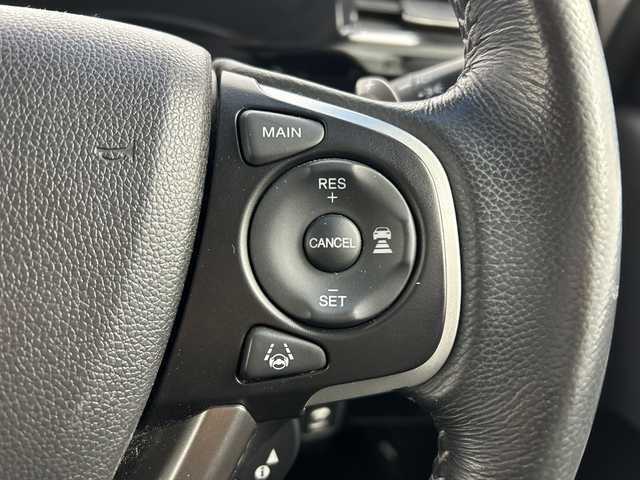 ホンダ ステップワゴン スパーダ ホンダセンシング 三重県 2017(平29)年 8万km プラチナホワイトパール /禁煙車//純正メーカーオプションナビ//全方位カメラ//オートAC//HDMI接続//革巻きステアリング//ステアリングスイッチ//MTモード付AT//パドルシフト//レーダークルーズコントロール//ホンダセンシング//衝突軽減ブレーキ//レーンキープアシスト//純正ビルトインETC//社外前方ドライブレコーダー//サイドカーテンエアバッグ//純正フリップダウンモニター//両側パワースライドドア//LED//オートライト//フォグ