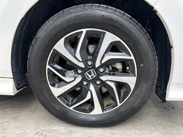 ホンダ ステップワゴン スパーダ ホンダセンシング 三重県 2017(平29)年 8万km プラチナホワイトパール /禁煙車//純正メーカーオプションナビ//全方位カメラ//オートAC//HDMI接続//革巻きステアリング//ステアリングスイッチ//MTモード付AT//パドルシフト//レーダークルーズコントロール//ホンダセンシング//衝突軽減ブレーキ//レーンキープアシスト//純正ビルトインETC//社外前方ドライブレコーダー//サイドカーテンエアバッグ//純正フリップダウンモニター//両側パワースライドドア//LED//オートライト//フォグ