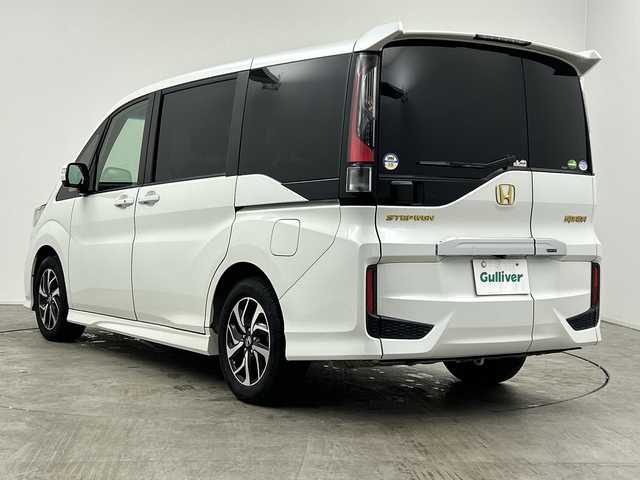 ホンダ ステップワゴン スパーダ ホンダセンシング 三重県 2017(平29)年 8万km プラチナホワイトパール /禁煙車//純正メーカーオプションナビ//全方位カメラ//オートAC//HDMI接続//革巻きステアリング//ステアリングスイッチ//MTモード付AT//パドルシフト//レーダークルーズコントロール//ホンダセンシング//衝突軽減ブレーキ//レーンキープアシスト//純正ビルトインETC//社外前方ドライブレコーダー//サイドカーテンエアバッグ//純正フリップダウンモニター//両側パワースライドドア//LED//オートライト//フォグ