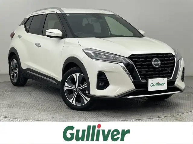 日産 キックス X FOUR 道央・札幌 2025(令7)年 0.9万km ブリリアントホワイトパール ・４WD/・純正メモリナビ/・CD/DVD/BT/フルセグ/SD/・アラウンドビューモニター/・前後ドライブレコーダー/・デジタルインナーミラー/・ETC/・ハーフレザーシート/・プロパイロット/・衝突軽減ブレーキ/・横滑り防止装置/・アダプティブクルーズコントロール/・レーンキープアシスト/・前後コーナーセンサー/・ハンドル支援機能/・ふらつき警報機能/・LEDヘッドライト/・フォグ/・オートマチックハイビーム/・ヘッドランプレベライザー/・ステアリングスイッチ/・オートホールドブレーキ/・保証書・取扱説明書/・スペアキー
