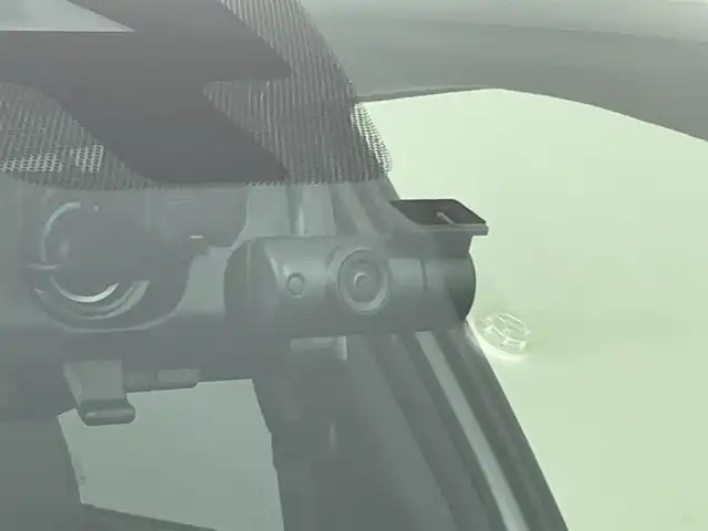 日産 キックス X FOUR 道央・札幌 2025(令7)年 0.9万km ブリリアントホワイトパール ・４WD/・純正メモリナビ/・CD/DVD/BT/フルセグ/SD/・アラウンドビューモニター/・前後ドライブレコーダー/・デジタルインナーミラー/・ETC/・ハーフレザーシート/・プロパイロット/・衝突軽減ブレーキ/・横滑り防止装置/・アダプティブクルーズコントロール/・レーンキープアシスト/・前後コーナーセンサー/・ハンドル支援機能/・ふらつき警報機能/・LEDヘッドライト/・フォグ/・オートマチックハイビーム/・ヘッドランプレベライザー/・ステアリングスイッチ/・オートホールドブレーキ/・保証書・取扱説明書/・スペアキー