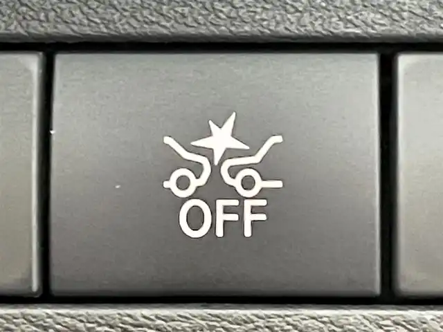 日産 キックス X FOUR 道央・札幌 2025(令7)年 0.9万km ブリリアントホワイトパール ・４WD/・純正メモリナビ/・CD/DVD/BT/フルセグ/SD/・アラウンドビューモニター/・前後ドライブレコーダー/・デジタルインナーミラー/・ETC/・ハーフレザーシート/・プロパイロット/・衝突軽減ブレーキ/・横滑り防止装置/・アダプティブクルーズコントロール/・レーンキープアシスト/・前後コーナーセンサー/・ハンドル支援機能/・ふらつき警報機能/・LEDヘッドライト/・フォグ/・オートマチックハイビーム/・ヘッドランプレベライザー/・ステアリングスイッチ/・オートホールドブレーキ/・保証書・取扱説明書/・スペアキー