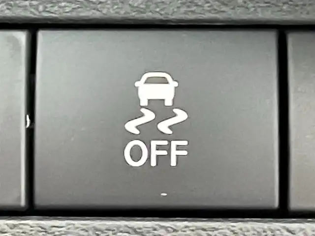 日産 キックス X FOUR 道央・札幌 2025(令7)年 0.9万km ブリリアントホワイトパール ・４WD/・純正メモリナビ/・CD/DVD/BT/フルセグ/SD/・アラウンドビューモニター/・前後ドライブレコーダー/・デジタルインナーミラー/・ETC/・ハーフレザーシート/・プロパイロット/・衝突軽減ブレーキ/・横滑り防止装置/・アダプティブクルーズコントロール/・レーンキープアシスト/・前後コーナーセンサー/・ハンドル支援機能/・ふらつき警報機能/・LEDヘッドライト/・フォグ/・オートマチックハイビーム/・ヘッドランプレベライザー/・ステアリングスイッチ/・オートホールドブレーキ/・保証書・取扱説明書/・スペアキー