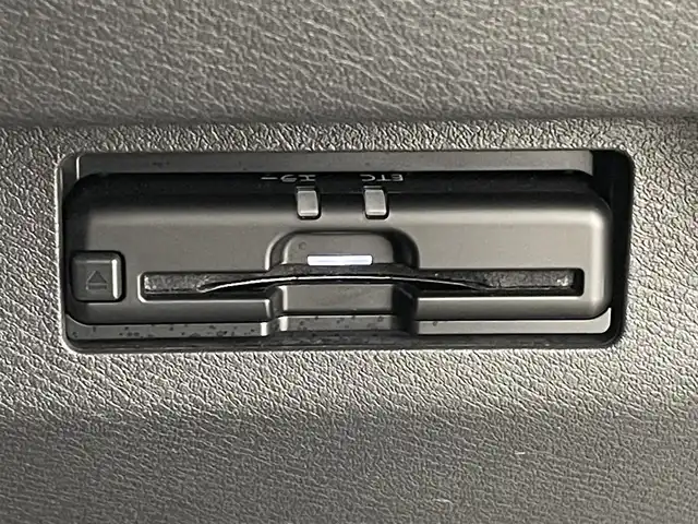 日産 キックス X FOUR 道央・札幌 2025(令7)年 0.9万km ブリリアントホワイトパール ・４WD/・純正メモリナビ/・CD/DVD/BT/フルセグ/SD/・アラウンドビューモニター/・前後ドライブレコーダー/・デジタルインナーミラー/・ETC/・ハーフレザーシート/・プロパイロット/・衝突軽減ブレーキ/・横滑り防止装置/・アダプティブクルーズコントロール/・レーンキープアシスト/・前後コーナーセンサー/・ハンドル支援機能/・ふらつき警報機能/・LEDヘッドライト/・フォグ/・オートマチックハイビーム/・ヘッドランプレベライザー/・ステアリングスイッチ/・オートホールドブレーキ/・保証書・取扱説明書/・スペアキー