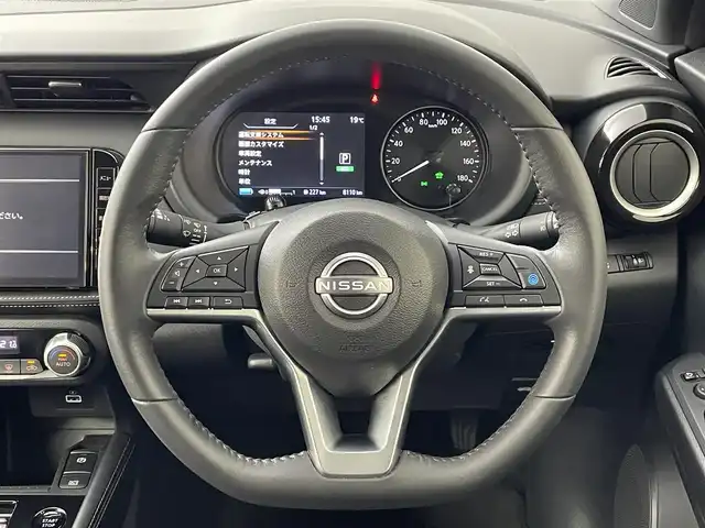 日産 キックス X FOUR 道央・札幌 2025(令7)年 0.9万km ブリリアントホワイトパール ・４WD/・純正メモリナビ/・CD/DVD/BT/フルセグ/SD/・アラウンドビューモニター/・前後ドライブレコーダー/・デジタルインナーミラー/・ETC/・ハーフレザーシート/・プロパイロット/・衝突軽減ブレーキ/・横滑り防止装置/・アダプティブクルーズコントロール/・レーンキープアシスト/・前後コーナーセンサー/・ハンドル支援機能/・ふらつき警報機能/・LEDヘッドライト/・フォグ/・オートマチックハイビーム/・ヘッドランプレベライザー/・ステアリングスイッチ/・オートホールドブレーキ/・保証書・取扱説明書/・スペアキー