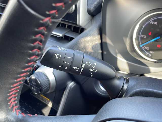 トヨタ ＲＡＶ４ ＰＨＶ ブラックトーン 山口県 2021(令3)年 5.8万km アティチュードブラックマイカ/ホワイトパールクリスタルシャイン ワンオーナー/純正ディスプレイオーディオ/・ナビキット/・フルセグテレビ/・AM/FM/Bluetooth/パノラミックビューモニター/ETC/前後ドライブレコーダー/デジタルインナーミラー/トヨタセーフティセンス/・プリクラッシュセーフティ/・レーダークルーズコントロール/・車線逸脱防止システム/・ブラインドスポットモニター/・オートマチックハイビーム/・クリアランスソナー/D/N席シートヒーター/D/N席エアシート/D/N席パワーシート/ワイヤレス充電/ステアリングヒーター/純正LEDヘッドライト/レーダー探知機【LASER】/スマートキー/スペアキー/AC100V/パワーバックドア/純正19インチAW/充電ケーブルあり