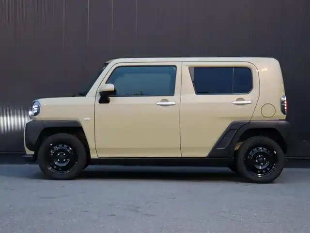 ダイハツ タフト X ターボ 静岡県 2023(令5)年 2万km サンドベージュメタリック 純正ディスプレイオーディオ/Apple Carplay/Android Auto/フルセグTV/ガラスルーフ/衝突軽減ブレーキ/オートハイビーム/純正ドラレコ/アイドリングストップ/パーキングアシスト/ETC/USB