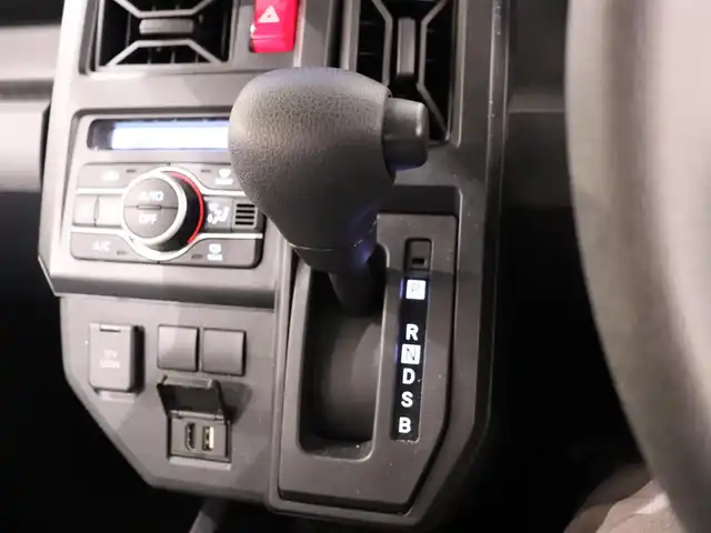 ダイハツ タフト X ターボ 静岡県 2023(令5)年 2万km サンドベージュメタリック 純正ディスプレイオーディオ/Apple Carplay/Android Auto/フルセグTV/ガラスルーフ/衝突軽減ブレーキ/オートハイビーム/純正ドラレコ/アイドリングストップ/パーキングアシスト/ETC/USB