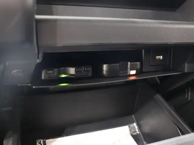 ダイハツ タフト X ターボ 静岡県 2023(令5)年 2万km サンドベージュメタリック 純正ディスプレイオーディオ/Apple Carplay/Android Auto/フルセグTV/ガラスルーフ/衝突軽減ブレーキ/オートハイビーム/純正ドラレコ/アイドリングストップ/パーキングアシスト/ETC/USB