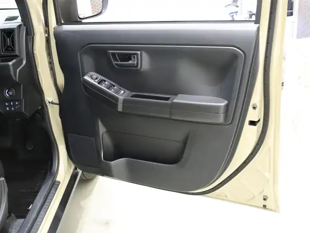 ダイハツ タフト X ターボ 静岡県 2023(令5)年 2万km サンドベージュメタリック 純正ディスプレイオーディオ/Apple Carplay/Android Auto/フルセグTV/ガラスルーフ/衝突軽減ブレーキ/オートハイビーム/純正ドラレコ/アイドリングストップ/パーキングアシスト/ETC/USB