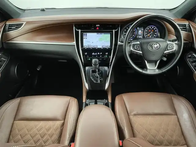 トヨタ ハリアー プレミアム 福岡県 2017(平29)年 6.5万km ブラック 純正９型ナビ（ＢＴ，フルセグＴＶ）　/バックカメラ　/ＥＴＣ　/ＡＣＣ　/コーナーセンサー　/衝突軽減ブレーキ　/レーンキープ　/ＭＴモード付き　/パワーバックドア　/ハーフレザーシート　/パワーシート　/３眼ＬＥＤライト