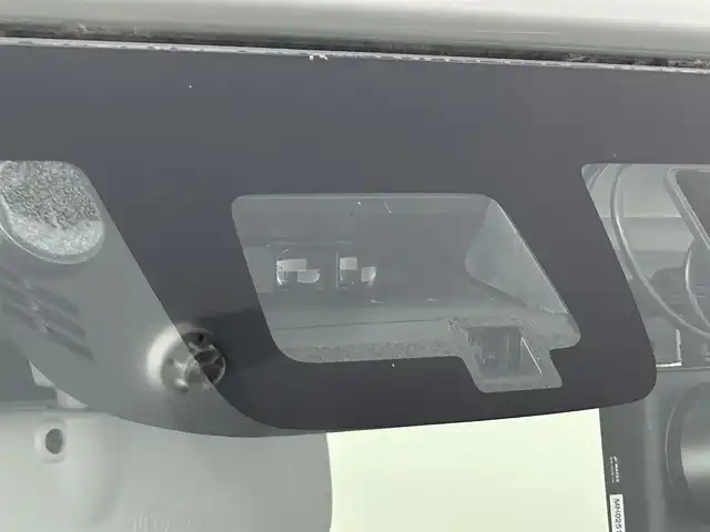 スズキ ジムニー XC 道央・札幌 2019(令1)年 0.7万km ジャングルグリーン ・４WD/・社外メモリーナビ/　CD/DVD/SD/BT/フルセグ/・バックカメラ/・ビルトインETC/・衝突軽減ブレーキ/・クルーズコントロール/・レーンキープアシスト/・前席シートヒーター/・ヘッドライトウォッシャー/・ステアリングスイッチ/・メッキグリル/・メッキテールカバー/・純正マッドフラップ/・LEDヘッドライト/・フォグライト/・オートライト/・純正フロアマット/・ドアバイザー