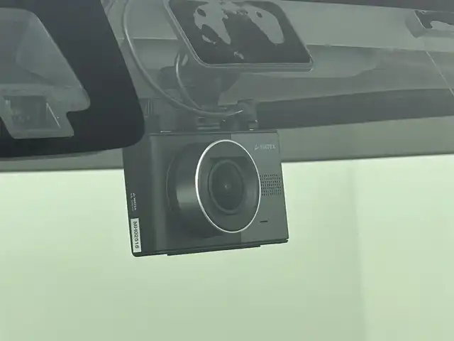 スズキ ジムニー XC 道央・札幌 2019(令1)年 0.7万km ジャングルグリーン ・４WD/・社外メモリーナビ/　CD/DVD/SD/BT/フルセグ/・バックカメラ/・ビルトインETC/・衝突軽減ブレーキ/・クルーズコントロール/・レーンキープアシスト/・前席シートヒーター/・ヘッドライトウォッシャー/・ステアリングスイッチ/・メッキグリル/・メッキテールカバー/・純正マッドフラップ/・LEDヘッドライト/・フォグライト/・オートライト/・純正フロアマット/・ドアバイザー