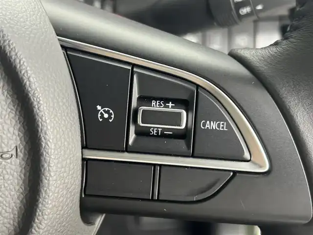 スズキ ジムニー XC 道央・札幌 2019(令1)年 0.7万km ジャングルグリーン ・４WD/・社外メモリーナビ/　CD/DVD/SD/BT/フルセグ/・バックカメラ/・ビルトインETC/・衝突軽減ブレーキ/・クルーズコントロール/・レーンキープアシスト/・前席シートヒーター/・ヘッドライトウォッシャー/・ステアリングスイッチ/・メッキグリル/・メッキテールカバー/・純正マッドフラップ/・LEDヘッドライト/・フォグライト/・オートライト/・純正フロアマット/・ドアバイザー