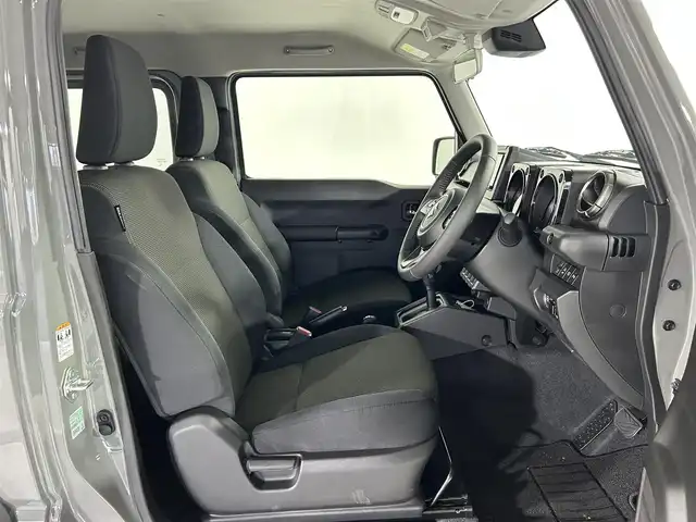 スズキ ジムニー シエラ JC 佐賀県 2025(令7)年 0.1万km ミディアムグレー 社外7インチナビ /Bluetooth/CD/SD/FM.AM/スズキレーダーブレーキサポートシステム/コーナーセンサー/クルーズコントロール/パートタイム4WD/アイドリングストップ/ダウンヒルアシストコントロール/運転席/助手席シートヒーター/社外フロアマット/純正15インチアルミホイール/スマートキー×2/保証書/取扱説明書