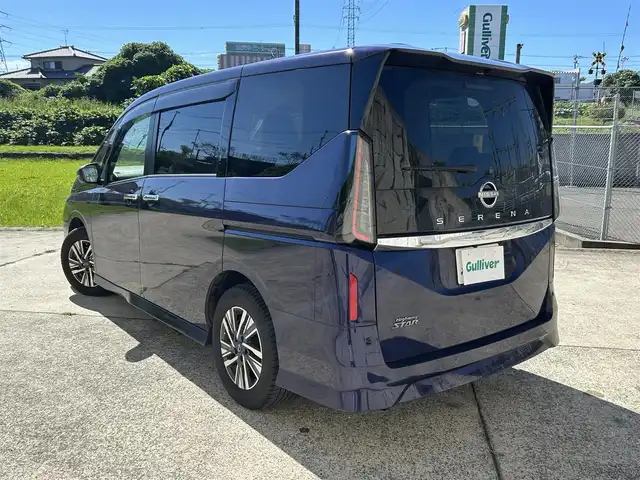 日産 セレナ ハイウェイスター V 長崎県 2023(令5)年 3.5万km アズライトブルー 純正ナビ/（Bluetooth/フルセグ）/全方位カメラ/衝突軽減システム/レーンアシスト/レーダークルーズ/ETC/両側パワースライドドア/パドルシフト/置くだけ充電/スマートキー/プッシュスタート/純正16インチAW