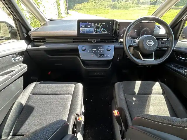 日産 セレナ ハイウェイスター V 長崎県 2023(令5)年 3.5万km アズライトブルー 純正ナビ/（Bluetooth/フルセグ）/全方位カメラ/衝突軽減システム/レーンアシスト/レーダークルーズ/ETC/両側パワースライドドア/パドルシフト/置くだけ充電/スマートキー/プッシュスタート/純正16インチAW