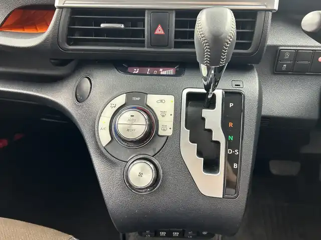 トヨタ シエンタ G クエロ 三重県 2020(令2)年 3.4万km ベージュ /禁煙車//純正ナビ（フルセグ/BT/CD/DVD/AM/FM) //全周囲カメラ //シートヒーター(D/N席）//ドラレコ前後 //両側パワスラ //TVキャンセラー //ステアリングヒーター //ETC //プリクラッシュセーフティ//レーンキープアシスト//LEDヘッドライト//前後コーナーセンサー