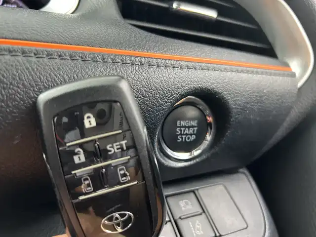 トヨタ シエンタ G クエロ 三重県 2020(令2)年 3.4万km ベージュ /禁煙車//純正ナビ（フルセグ/BT/CD/DVD/AM/FM) //全周囲カメラ //シートヒーター(D/N席）//ドラレコ前後 //両側パワスラ //TVキャンセラー //ステアリングヒーター //ETC //プリクラッシュセーフティ//レーンキープアシスト//LEDヘッドライト//前後コーナーセンサー