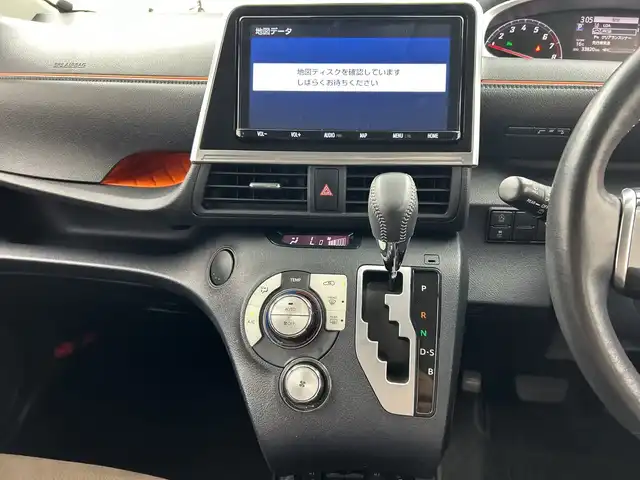 トヨタ シエンタ G クエロ 三重県 2020(令2)年 3.4万km ベージュ /禁煙車//純正ナビ（フルセグ/BT/CD/DVD/AM/FM) //全周囲カメラ //シートヒーター(D/N席）//ドラレコ前後 //両側パワスラ //TVキャンセラー //ステアリングヒーター //ETC //プリクラッシュセーフティ//レーンキープアシスト//LEDヘッドライト//前後コーナーセンサー