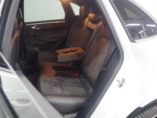 ポルシェ マカン 兵庫県 2020(令2)年 4.7万km 白 純正ナビ/全方位カメラ/クロノメーター/ブラインドスポットモニター/シートヒーター（D+N席）/衝突軽減ブレーキ/レーンキープアシスト/Apple Car Play/アダプティブクルーズコントロール/前後ドライブレコーダー/ETC2.0 /LEDヘッドライト/横滑り防止装置/盗難防止装置/スペアキー/純正21インチAW/Bluetooth/純正フロアマット/パワーバックドア/パワーシート（D+N席）