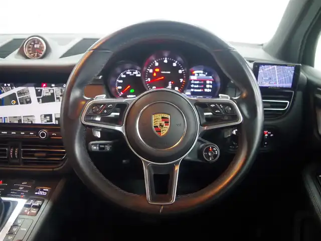 ポルシェ マカン 兵庫県 2020(令2)年 4.7万km 白 純正ナビ/全方位カメラ/クロノメーター/ブラインドスポットモニター/シートヒーター（D+N席）/衝突軽減ブレーキ/レーンキープアシスト/Apple Car Play/アダプティブクルーズコントロール/前後ドライブレコーダー/ETC2.0 /LEDヘッドライト/横滑り防止装置/盗難防止装置/スペアキー/純正21インチAW/Bluetooth/純正フロアマット/パワーバックドア/パワーシート（D+N席）