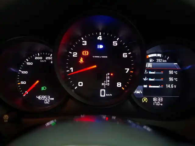 ポルシェ マカン 兵庫県 2020(令2)年 4.7万km 白 純正ナビ/全方位カメラ/クロノメーター/ブラインドスポットモニター/シートヒーター（D+N席）/衝突軽減ブレーキ/レーンキープアシスト/Apple Car Play/アダプティブクルーズコントロール/前後ドライブレコーダー/ETC2.0 /LEDヘッドライト/横滑り防止装置/盗難防止装置/スペアキー/純正21インチAW/Bluetooth/純正フロアマット/パワーバックドア/パワーシート（D+N席）