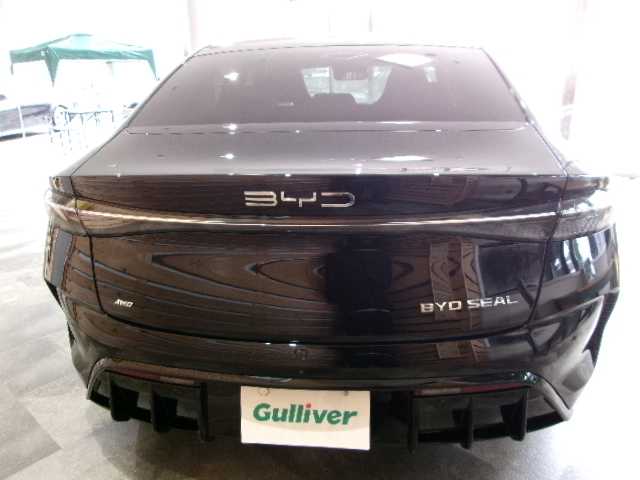 ＢＹＤ ＢＹＤ シール 奈良県 2025(令7)年 0.6万km 黒 /4WD/スマートキー×2個/プッシュスタート/純正ディスプレイオーディオ/純正全方位カメラ/ムーンルーフ/本革レザーシート/シートヒーター/パワーシート/19インチアルミ/パワートランク