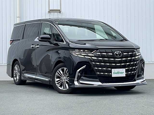 トヨタ アルファード Z 三重県 2024(令6)年 1.5万km ブラック プッシュスタート/電動格納ミラー/オートライト/オートマチックハイビーム/ビルトインETC/横滑り防止/LEDライト/ステアリングスイッチ/革巻きハンドル/レーダークルーズコントロール/ハンドルヒーター/ブラインドスポットモニター/レーンキープアシスト/プロアクティブドライブアシスト/クリアランスソナー/周辺車両接近時サポート/安心降車アシスト/リヤカメラディテクション/衝突軽減ブレーキ/ロードサインアシスト/リヤクロストラフィックアラート/後方車両接近告知/パーキングブレーキサポート/電動パーキング/デジタルインナーミラー/両側電動ドア/電動シート(全席)/温冷シート(全席)/電動リヤドア/電動リヤサンシェード/SOSボタン/サンルーフ/レザーシート/USB入力端子2ヶ所/タイプC入力端子2ヶ所/HDMI/置くだけ充電/フロアマット/モデリスタエアロ/全周囲モニター/純正13型後席モニター/純正マルチメディアナビ(AM/FM/TV/BT)/フルセグTV/ユニバーサルステップ/スペアキー/禁煙車/取扱説明書/保証書/ワンオーナー