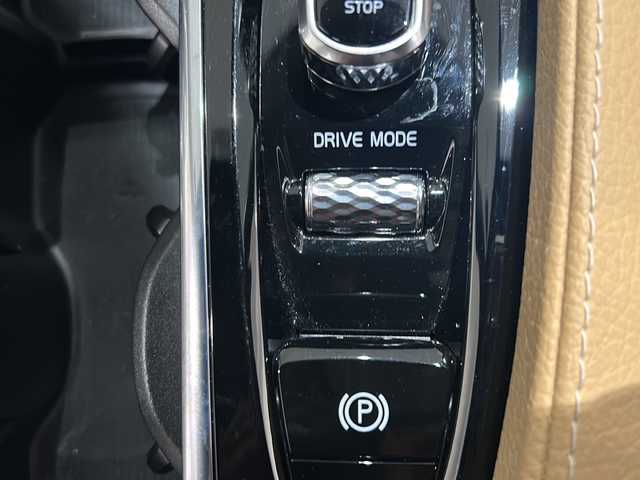 ボルボ Ｖ９０ クロスカントリー T5 AWD モメンタム 新潟県 2018(平30)年 3.4万km オニキスブラックP ワンオーナー/Applecarplay/Android-auto/インテリセーフ/-シティセーフティブレーキ/-レーンキープアシスト/-ブラインドスポットモニター/-クロストラフィックアシスト/-360°カメラ/-アダプティブクルーズコントロール/純正HDDナビ/フルセグTV/ETC/パワーシート/シートヒーター/ステアリングヒーター/パワーバックドア/スペアキー1本/保証書/取扱説明書