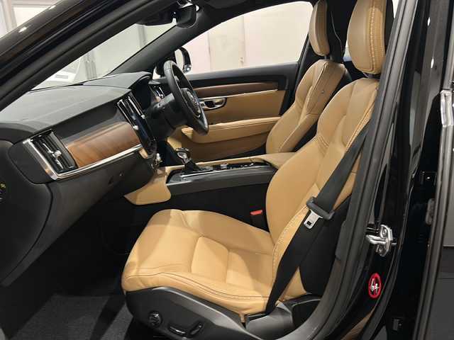 ボルボ Ｖ９０ クロスカントリー T5 AWD モメンタム 新潟県 2018(平30)年 3.4万km オニキスブラックP ワンオーナー/Applecarplay/Android-auto/インテリセーフ/-シティセーフティブレーキ/-レーンキープアシスト/-ブラインドスポットモニター/-クロストラフィックアシスト/-360°カメラ/-アダプティブクルーズコントロール/純正HDDナビ/フルセグTV/ETC/パワーシート/シートヒーター/ステアリングヒーター/パワーバックドア/スペアキー1本/保証書/取扱説明書