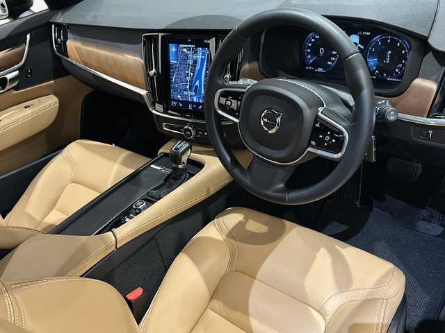 ボルボ Ｖ９０ クロスカントリー T5 AWD モメンタム 新潟県 2018(平30)年 3.4万km オニキスブラックP ワンオーナー/Applecarplay/Android-auto/インテリセーフ/-シティセーフティブレーキ/-レーンキープアシスト/-ブラインドスポットモニター/-クロストラフィックアシスト/-360°カメラ/-アダプティブクルーズコントロール/純正HDDナビ/フルセグTV/ETC/パワーシート/シートヒーター/ステアリングヒーター/パワーバックドア/スペアキー1本/保証書/取扱説明書