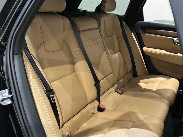 ボルボ Ｖ９０ クロスカントリー T5 AWD モメンタム 新潟県 2018(平30)年 3.4万km オニキスブラックP ワンオーナー/Applecarplay/Android-auto/インテリセーフ/-シティセーフティブレーキ/-レーンキープアシスト/-ブラインドスポットモニター/-クロストラフィックアシスト/-360°カメラ/-アダプティブクルーズコントロール/純正HDDナビ/フルセグTV/ETC/パワーシート/シートヒーター/ステアリングヒーター/パワーバックドア/スペアキー1本/保証書/取扱説明書