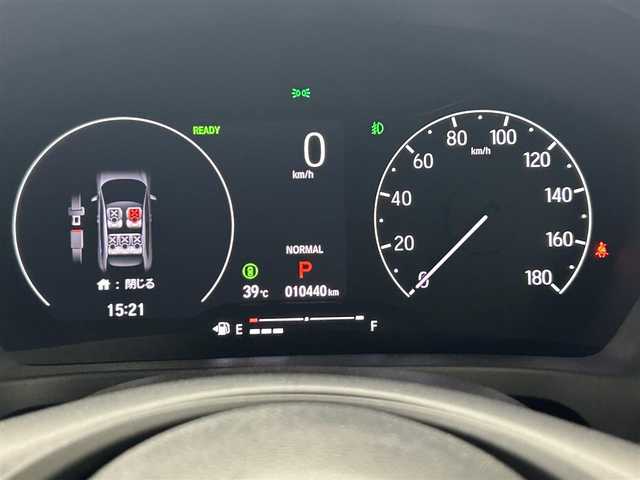 ホンダ ヴェゼル ハイブリッド e:HEV X 熊本県 2022(令4)年 1.1万km メテオロイドグレーメタリック ワンオーナー　/純正前後ドライブレコーダー　/純正ナビ（CD・DVD・フルセグ・BT・USB/Aタイプ）/バックカメラ　　/前後クリアランスソナー　/ホンダセンシング/・アダブティブクルーズコントロール/・路外逸脱制御機能/・踏み間違い防止/・標識認識機能/・衝突軽減ブレーキ/・オートハイビーム/・レーンキープアシスト/横滑り防止/アイドリングストップ/ダウンヒルアシスト/電動パーキングブレーキ/ブレーキホールド/純正フロアマット/純正１６インチAW/オートライト/LEDヘッドライト/フォグライト/スマートキー/プッシュスタート/保証書/取扱説明書