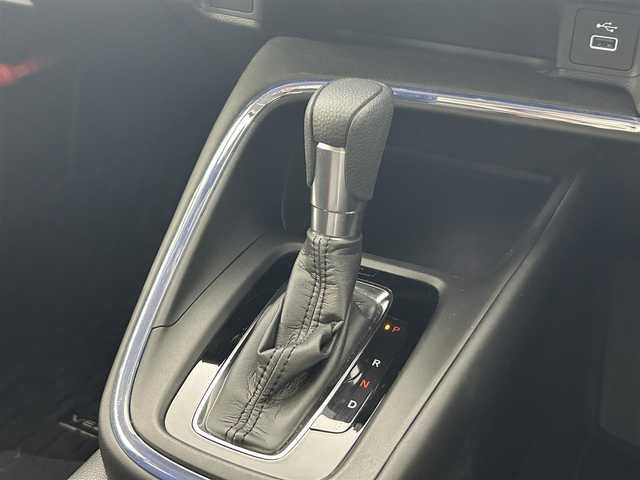 ホンダ ヴェゼル ハイブリッド e:HEV X 熊本県 2022(令4)年 1.1万km メテオロイドグレーメタリック ワンオーナー　/純正前後ドライブレコーダー　/純正ナビ（CD・DVD・フルセグ・BT・USB/Aタイプ）/バックカメラ　　/前後クリアランスソナー　/ホンダセンシング/・アダブティブクルーズコントロール/・路外逸脱制御機能/・踏み間違い防止/・標識認識機能/・衝突軽減ブレーキ/・オートハイビーム/・レーンキープアシスト/横滑り防止/アイドリングストップ/ダウンヒルアシスト/電動パーキングブレーキ/ブレーキホールド/純正フロアマット/純正１６インチAW/オートライト/LEDヘッドライト/フォグライト/スマートキー/プッシュスタート/保証書/取扱説明書