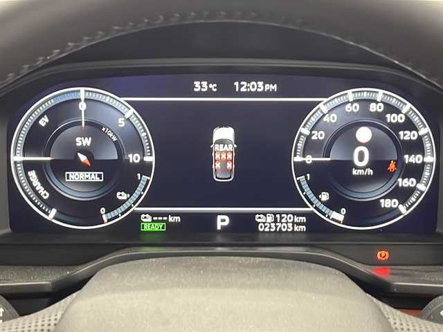 三菱 アウトランダー ＰＨＥＶ P 千葉県 2023(令5)年 2.4万km ホワイトダイヤモンド 衝突被害軽減システム/レーンキープアシスト/コーナーセンサー（前後）/レーダークルーズコントロール/ブラインドスポットモニター/横滑り防止装置/オートライト/LEDヘッドライト/プラグインHV/BOSEサウンド/HUD/ワイヤレス充電/100V充電/純正メモリナビ/　（Bluetooth/フルセグTV/USB/AppleCarPley）/車外カメラ/　（バック/全方位）/純正ビルトインETC2.0/純正ドライブレコーダー（前後）/パワーシート（D/N席）/全席シートヒーター/パワーステアリング/ステアリングヒーター/パドルシフト/純正フロアマット/電動リアゲート/純正20インチアルミホイール