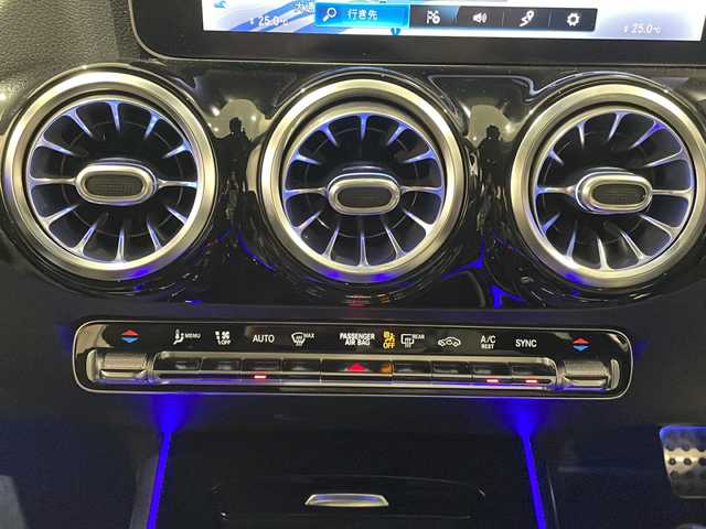 メルセデス・ベンツ ＧＬＡ２００ｄ 4マチック AMGライン 新潟県 2020(令2)年 3.5万km コスモスブラック レーダーセーフティパッケージ/・アダプティブディスタンスアシスト・ディストロニック/・アクティブブレーキアシスト/・アクティブレーンキーピングアシスト/ナビゲーションパッケージ/・TV/USB/BT/パノラミックスライディングルーフ/アテンションアシスト/ブラインドスポットアシスト/レーンチェンジアシスト/アクティブステアリングアシスト/ダウンヒル・スピード・レギュレーション/インテリジェントライトシステム/ロケイターライティング/アンビエントライト/360°カメラシステム/D席N席パワーシート/シートヒーター/ETC2.0/ドライブレコーダー