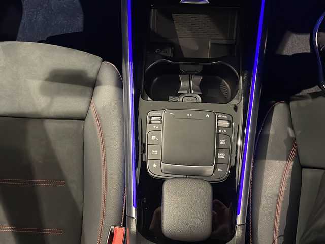 メルセデス・ベンツ ＧＬＡ２００ｄ 4マチック AMGライン 新潟県 2020(令2)年 3.5万km コスモスブラック レーダーセーフティパッケージ/・アダプティブディスタンスアシスト・ディストロニック/・アクティブブレーキアシスト/・アクティブレーンキーピングアシスト/ナビゲーションパッケージ/・TV/USB/BT/パノラミックスライディングルーフ/アテンションアシスト/ブラインドスポットアシスト/レーンチェンジアシスト/アクティブステアリングアシスト/ダウンヒル・スピード・レギュレーション/インテリジェントライトシステム/ロケイターライティング/アンビエントライト/360°カメラシステム/D席N席パワーシート/シートヒーター/ETC2.0/ドライブレコーダー